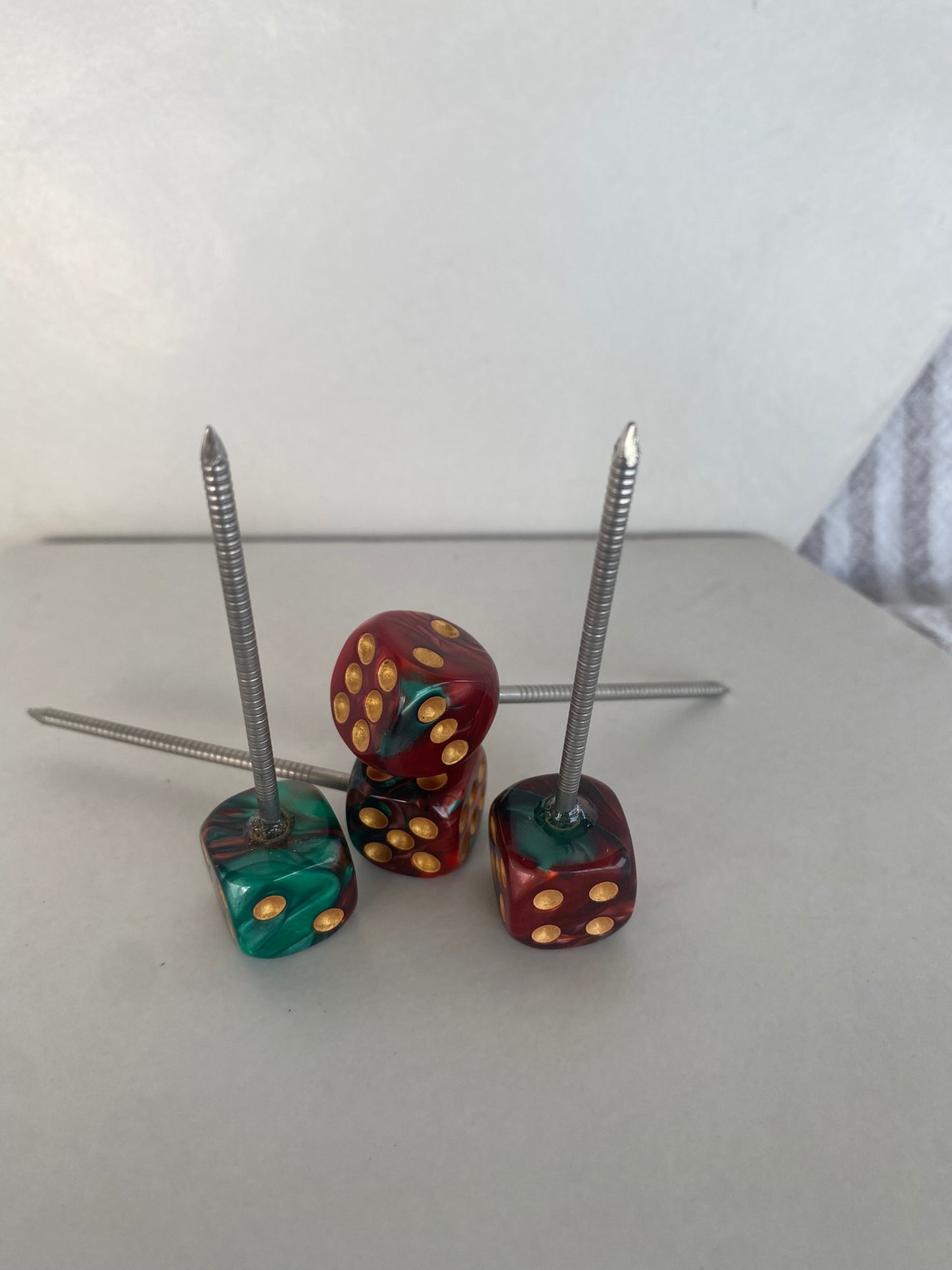 Red & Green Pearl Dice Target Pin